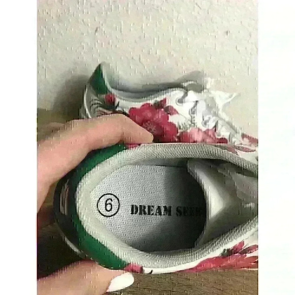 Dream Seek Women Size 6 White Floral Sneakers Lace Up - Picture 7 of 8